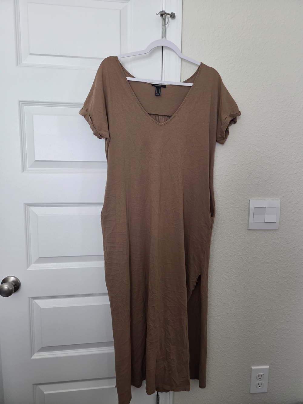 Forever 21 Tan V-Neck Short Sleeve Maxi Dress